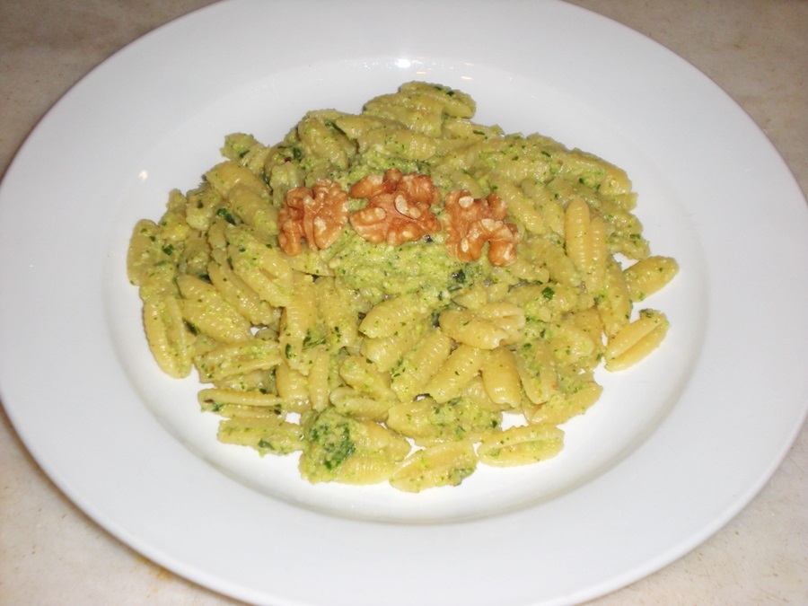 gnocchetti sardi con pesto di zucchine e noci