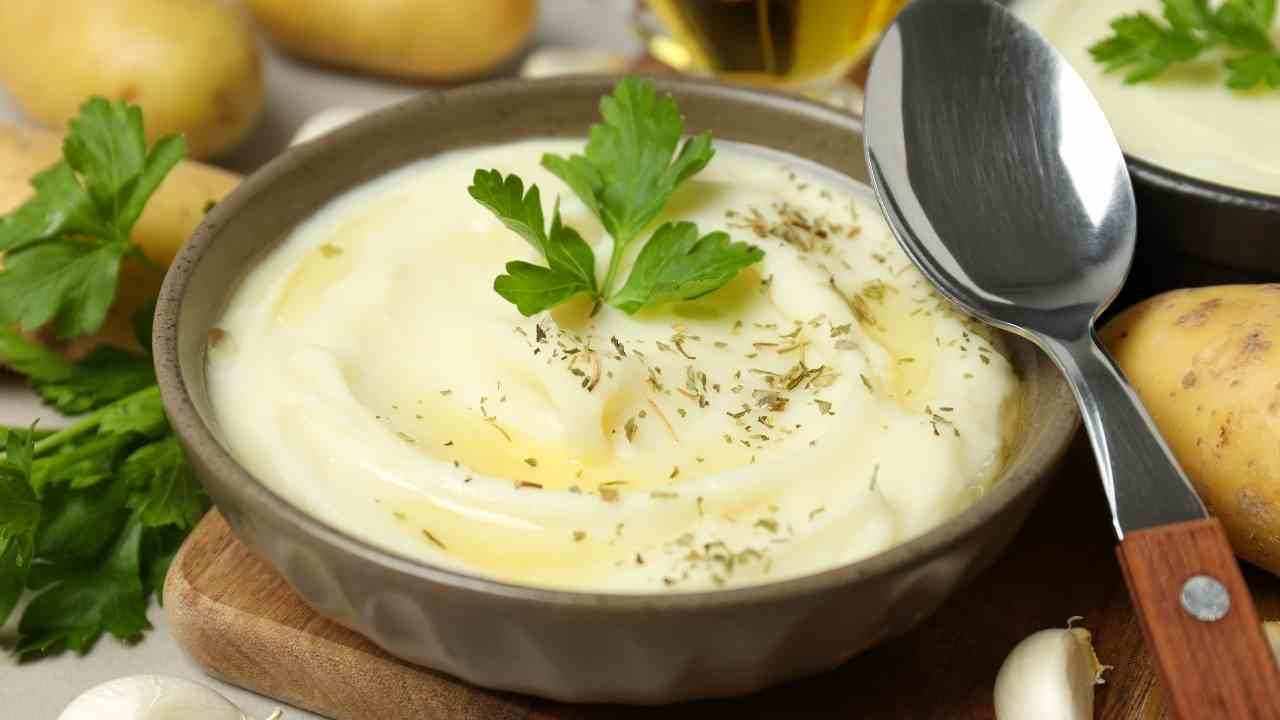 Puré di patate, la ricetta garantita ed i trucchi con tutti i passaggi per non sbagliare