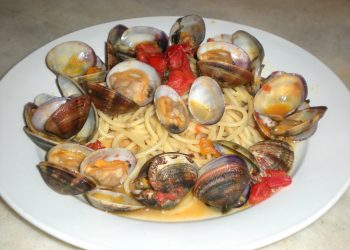 spaghetti vongole e pomodorini