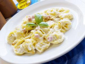 tortellini panna prosciutto tortellini panna prosciutto