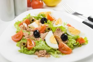 insalata tonno uova e olive insalata tonno uova e olive
