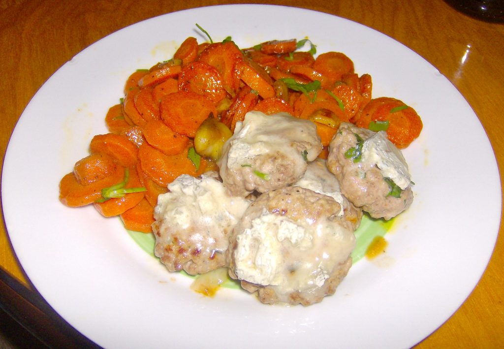 mini burger con gorgonzola e carote