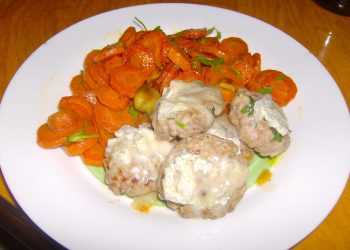 mini burger con gorgonzola e carote