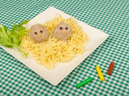 nidi di spaghetti con polpette