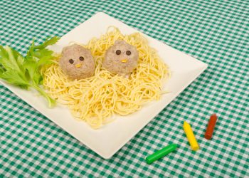 nidi di spaghetti con polpette