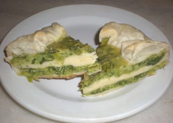 Torta salata con cime di rapa e emmenthal