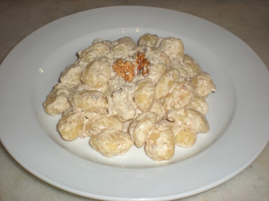 gnocchi con panna e noci