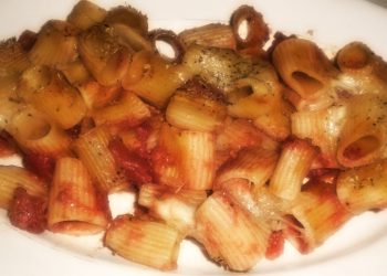 mezzi rigatoni alla pizzaiola