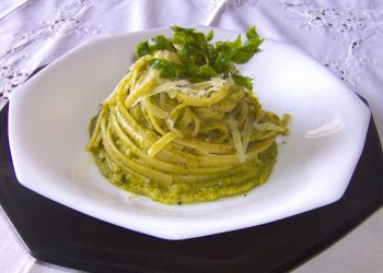 linguine con crema di asparagi e curry