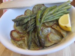 asparagi su letto di patate