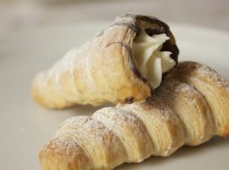 cannoli di pasta sfoglia