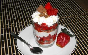 coppa di fragole e panna
