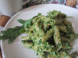 pesto di rucola  e noci