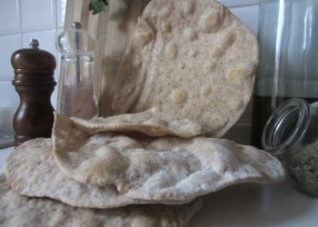 piadine con pasta madre e erbe aromatiche