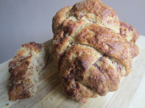Ed ecco una foto di questa deliziosa treccia di pan brioche, pronta per essere gustata: