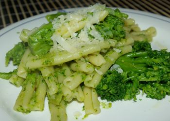 pasta con broccoletti e pecorino