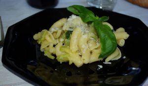 pasta zucchine e salsiccia- pasta zucchine e salsiccia-