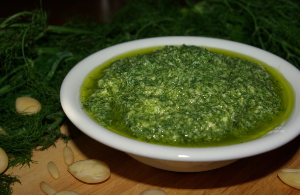 Ed ecco una foto del pesto pronto per essere utilizzato per condire la pasta o per arricchire secondi piatti: