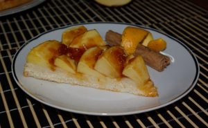 pizza dolce alle mele_ pizza dolce alle mele_