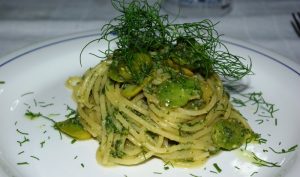 spaghetti fave e pesto spaghetti fave e pesto