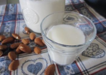 latte di mandorle latte di mandorle