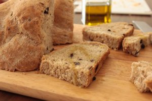 pane integrale con avena e uvetta pane integrale con avena e uvetta