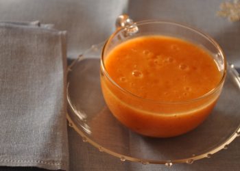 Smoothie con latte di cocco e albicocche