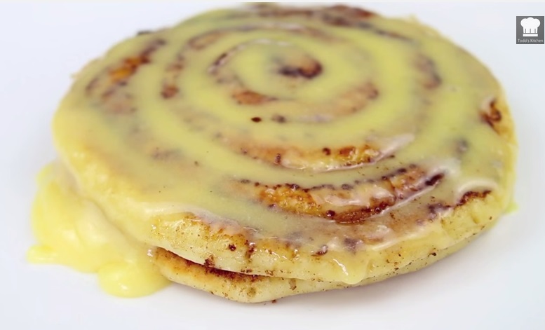 cinnamon rolls pancakes