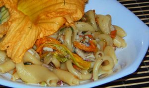 pasta con triglie e fiori di zucca pasta con triglie e fiori di zucca