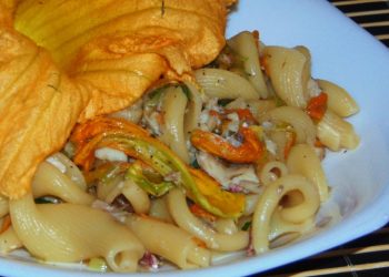 pasta con triglie e fiori di zucca