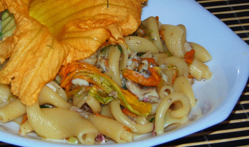 pasta con triglie e fiori di zucca