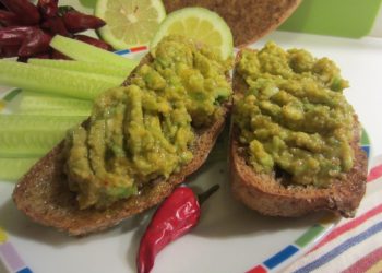 bruschette con salsa di avocado