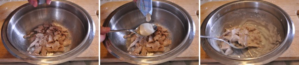 Salate e pepate il pollo, poi aggiungete 3 cucchiai di besciamella e mescolate bene con un cucchiaio.