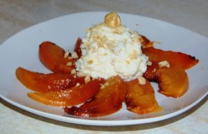 pesca al forno con crema di ricotta e nocciole pesca al forno con crema di ricotta e nocciole
