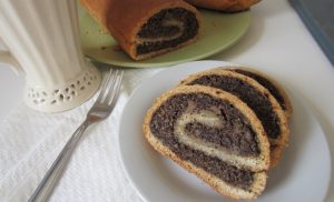 rotolo polacco con semi di papavero rotolo polacco con semi di papavero