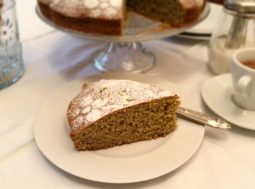 torta con granella di pistacchio