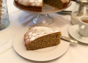 torta con granella di pistacchio