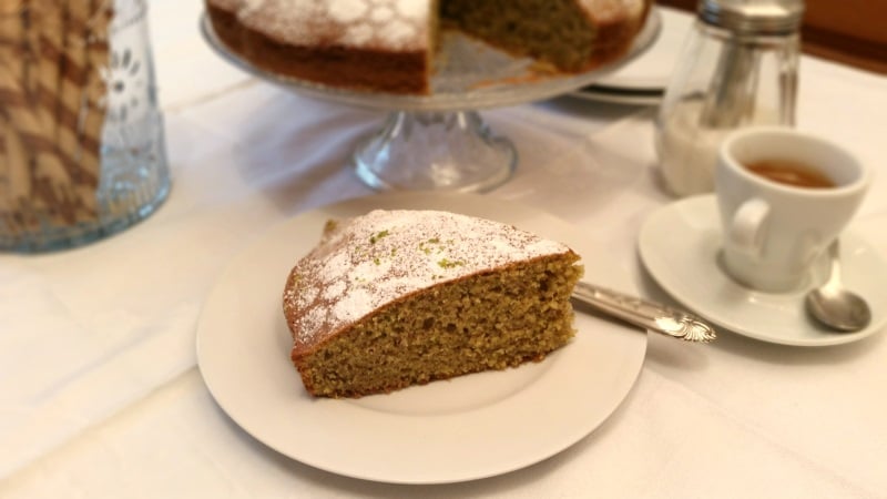 torta con granella di pistacchio