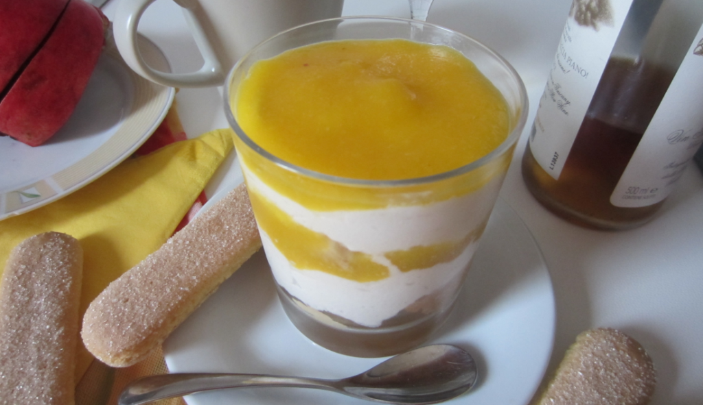 dolce al cucchiaio con mango