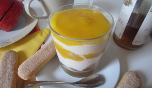 dolce al cucchiaio con mango dolce al cucchiaio con mango
