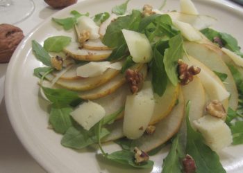 insalata di pere, rucola e noci