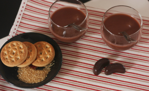 Ed ecco del latte di riso al cioccolato pronto per essere gustato: