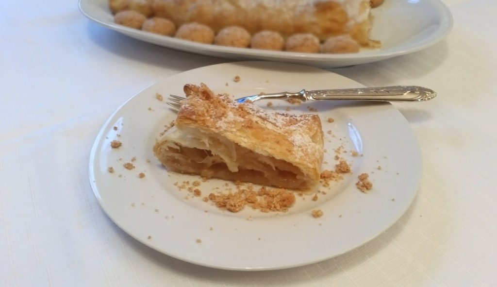 strudel di pere e amaretti