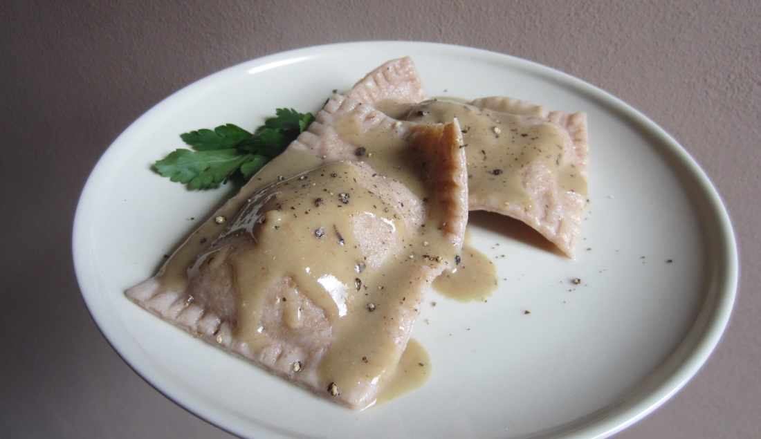 Agnolotti integrali senza uova con funghi e salsa bianca
