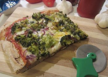 pizza integrale con broccoli