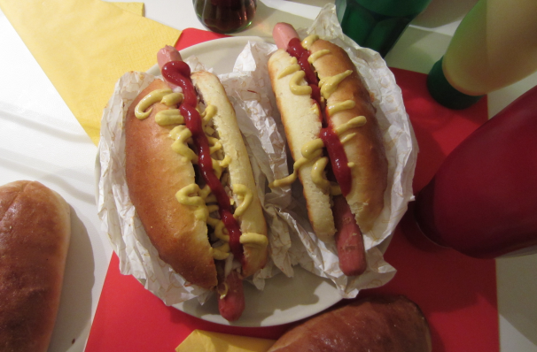 Ed ecco una foto degli hot dog preparati con questi panini: