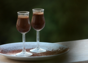 cocktail caldo al cioccolato e rum