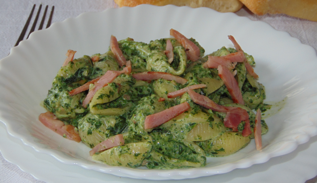 conchiglie con crema di spinaci