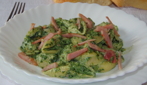 conchiglie con crema di spinaci conchiglie con crema di spinaci