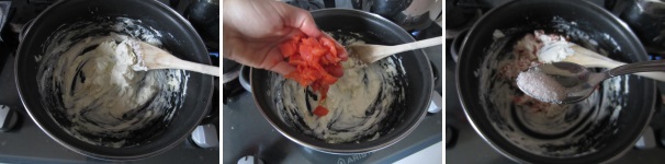 Sciogliete il formaggio a fuoco basso. Tagliate il salmone a pezzettini ed aggiungetelo alla philadelphia. Mescolate e salate.